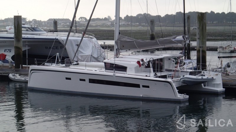 Eos 54 - Yacht Charter Sailica