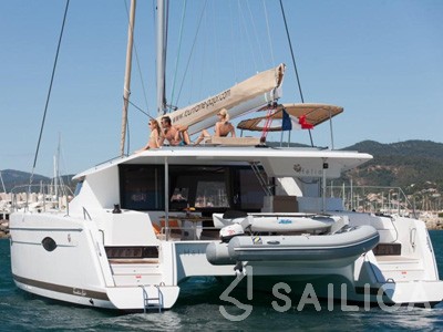 Helia 44 - Yacht Charter Sailica