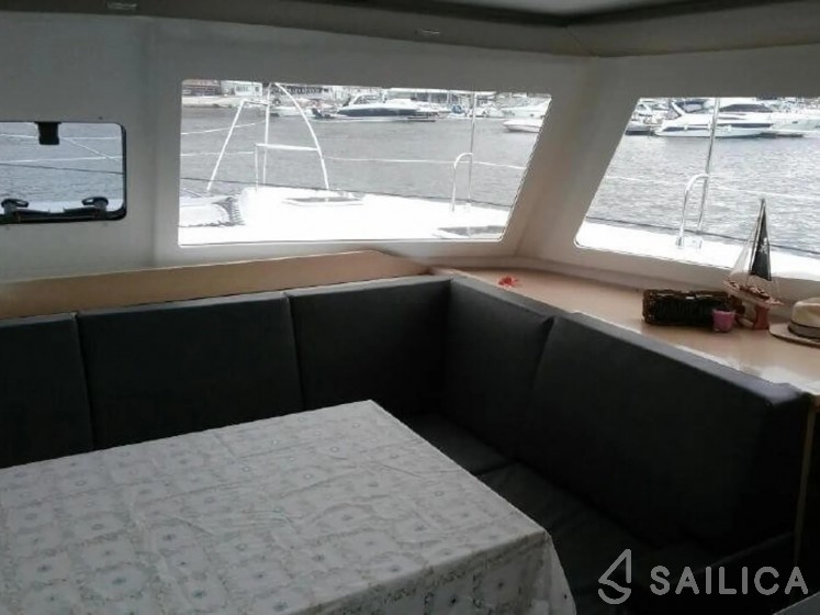 Helia 44 - Yacht Charter Sailica