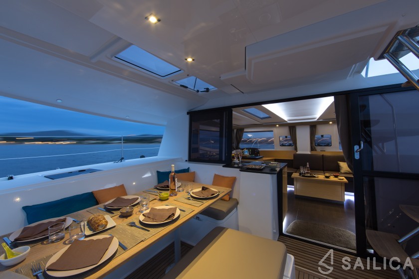 Helia 44 - Yacht Charter Sailica