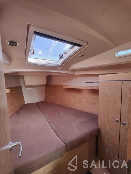 Hanse 345 - Yacht Charter Sailica