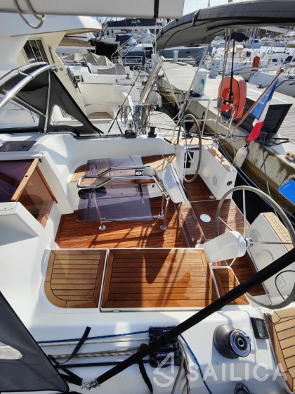 Hanse 345 - Yacht Charter Sailica