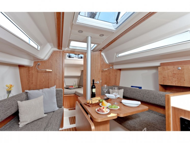 Hanse 315 - Yacht Charter Sailica