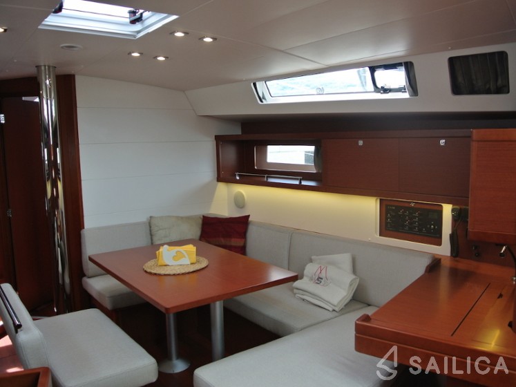 Oceanis 45 - Yacht Charter Sailica