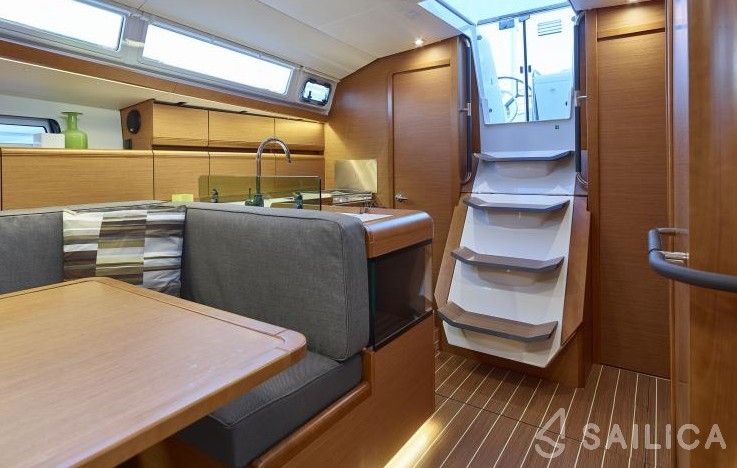 Sun Odyssey 419 - Yacht Charter Sailica