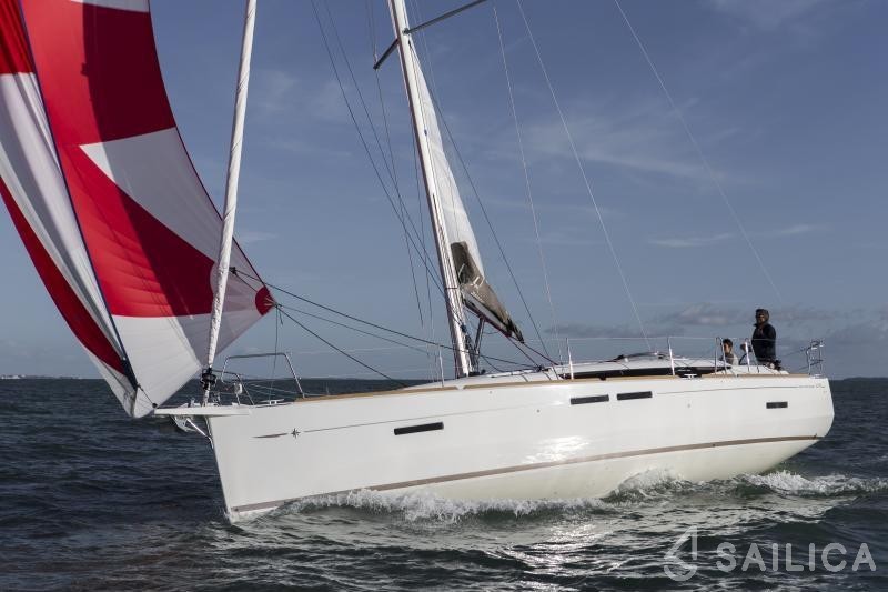 Sun Odyssey 419 - Yacht Charter Sailica