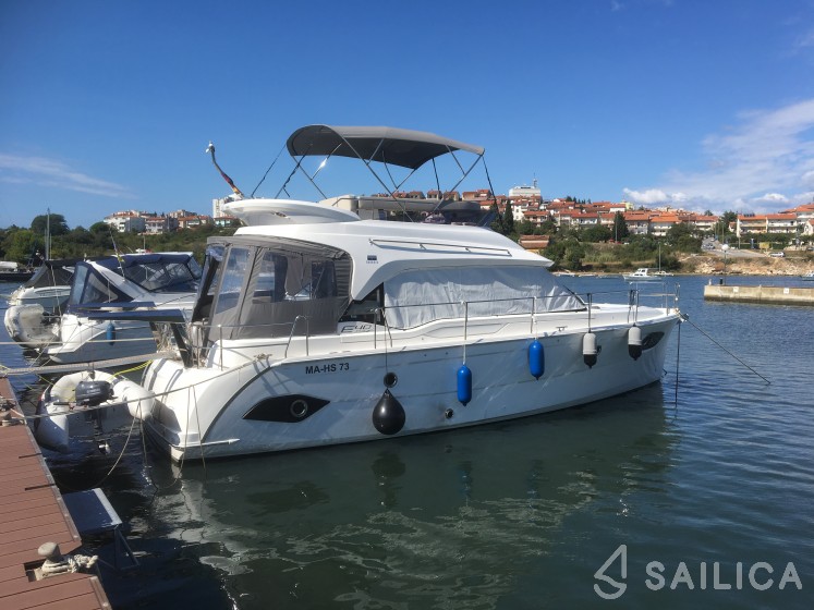 Bavaria E40 Fly - Yacht Charter Sailica