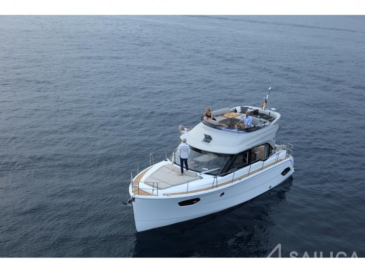 Bavaria E40 Fly - Yacht Charter Sailica