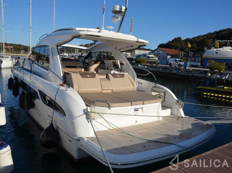 Bavaria Sport 450 HT - Yacht Charter Sailica