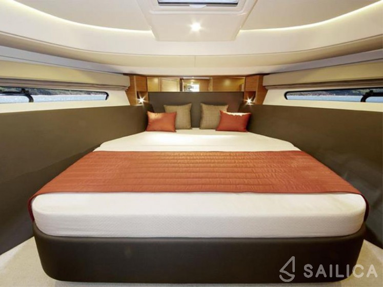 Bavaria Sport 450 HT - Yacht Charter Sailica