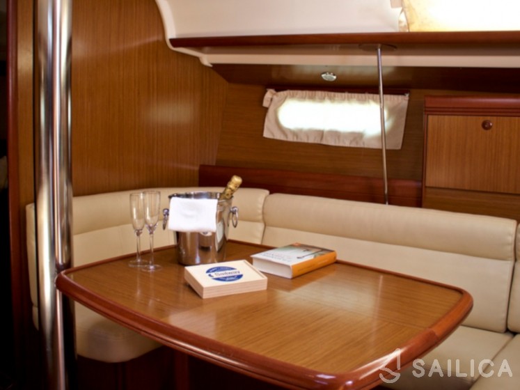 Sun Odyssey 39i - Yacht Charter Sailica