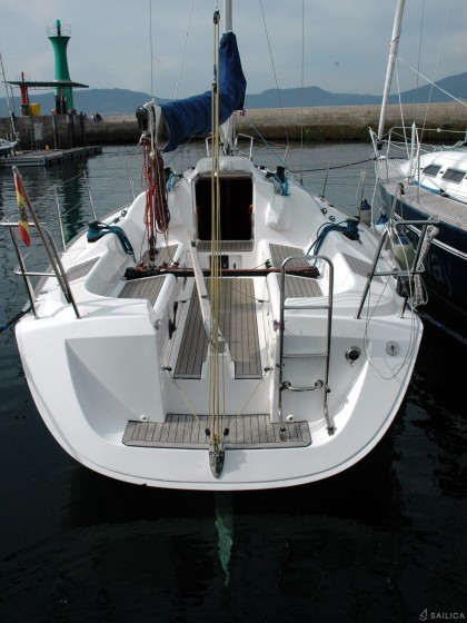 Elan 31 - Yacht Charter Sailica