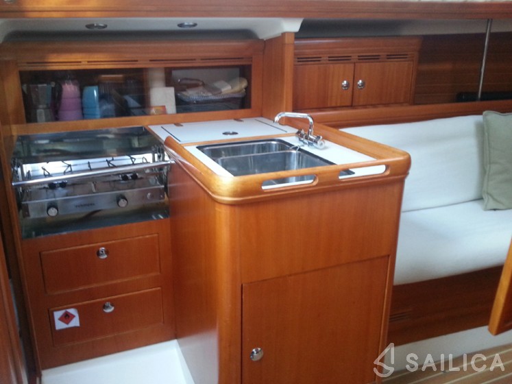 Elan 31 - Yacht Charter Sailica