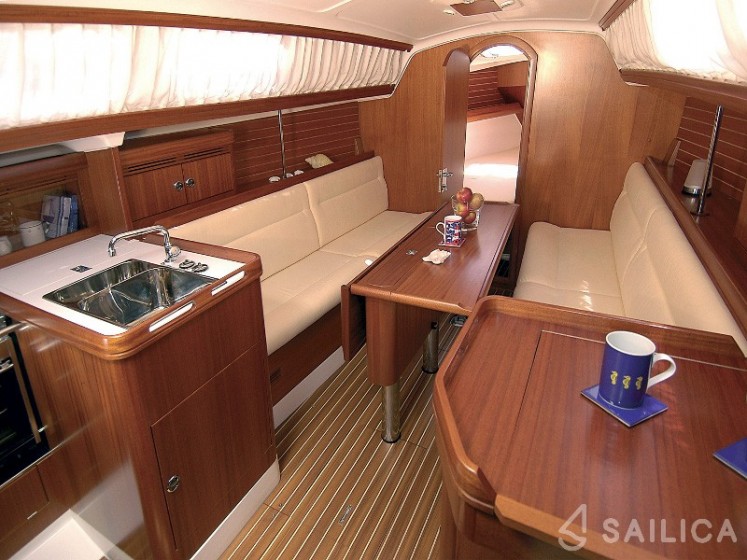 Elan 31 - Yacht Charter Sailica