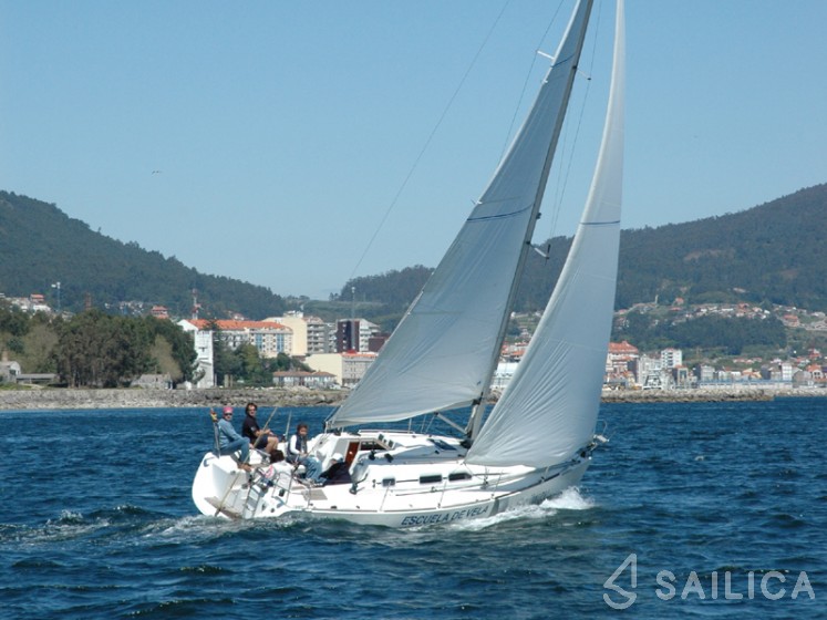 Elan 31 - Yacht Charter Sailica