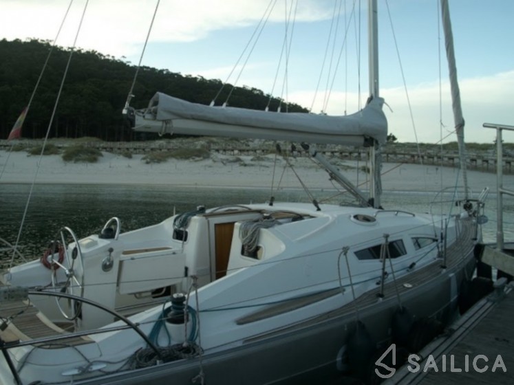 Elan 344 Impression - Yacht Charter Sailica