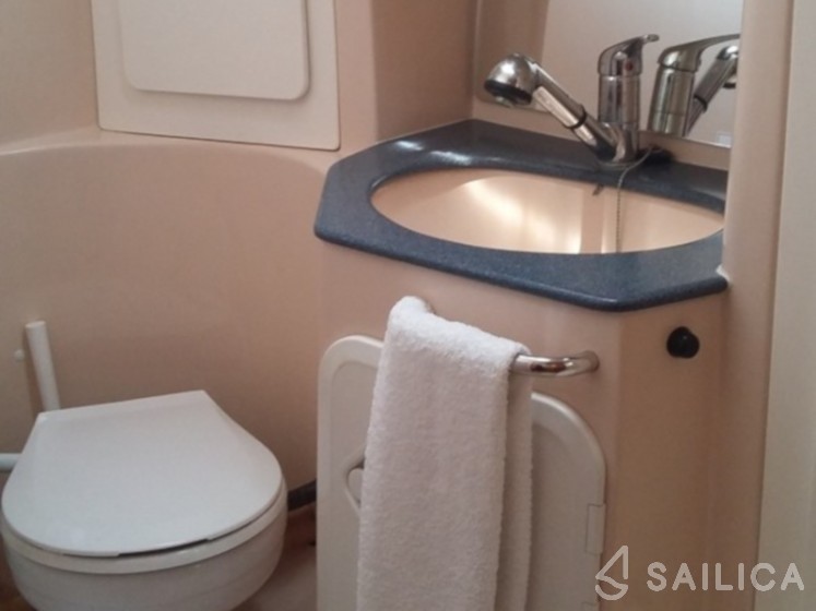 Bavaria 38 - Yacht Charter Sailica