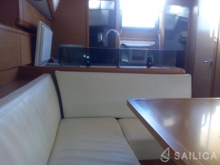 Sun Odyssey 379 - Yacht Charter Sailica