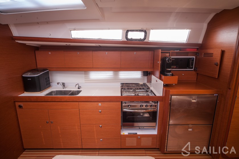Dufour 460 GL - Yacht Charter Sailica