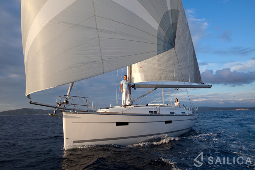 Bavaria 36 Cruiser - Yacht Charter Sailica