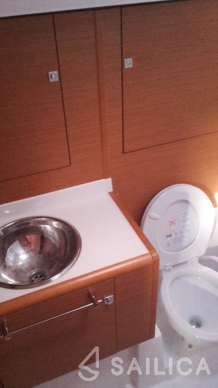 Sun Odyssey 449 - Yacht Charter Sailica