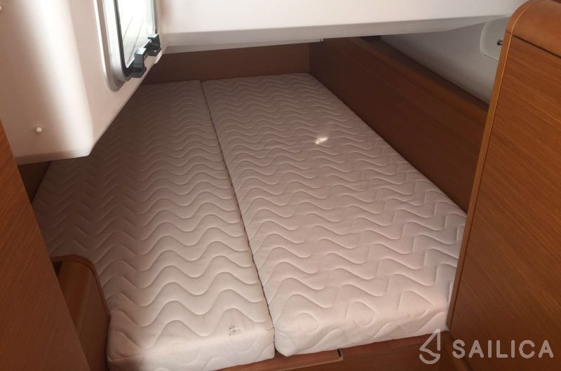 Sun Odyssey 449 - Yacht Charter Sailica