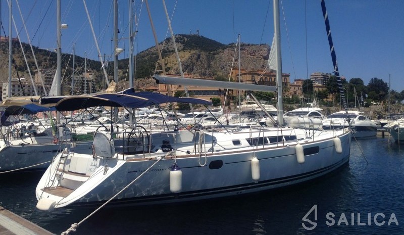 Sun Odyssey 49i - Yacht Charter Sailica
