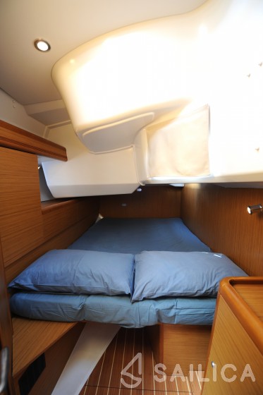 Sun Odyssey 49i - Yacht Charter Sailica
