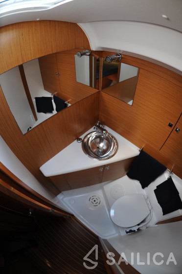 Sun Odyssey 49i - Yacht Charter Sailica