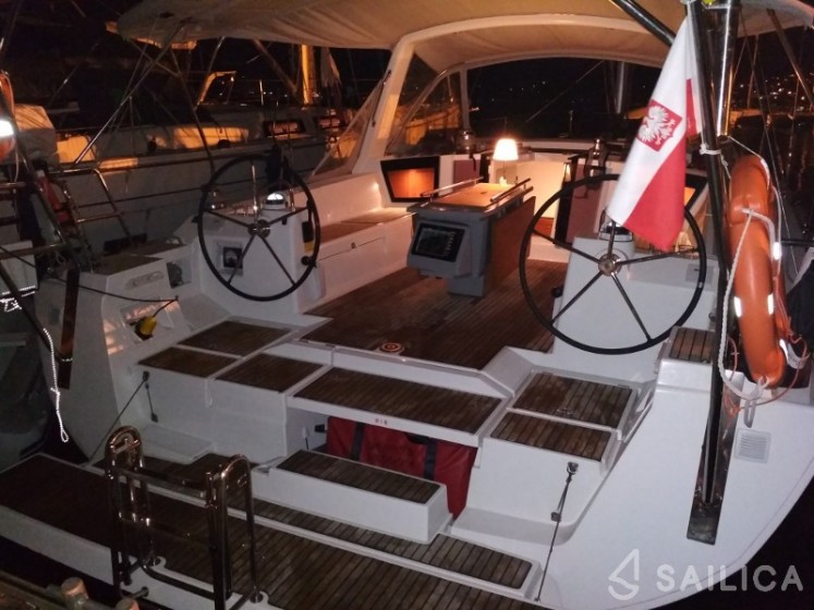 Oceanis 45 - Yacht Charter Sailica