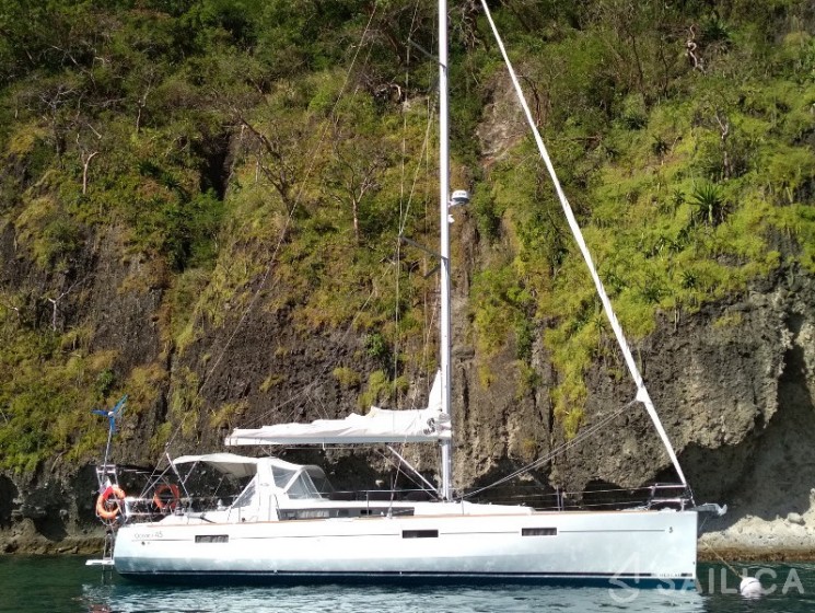 Oceanis 45 - Yacht Charter Sailica
