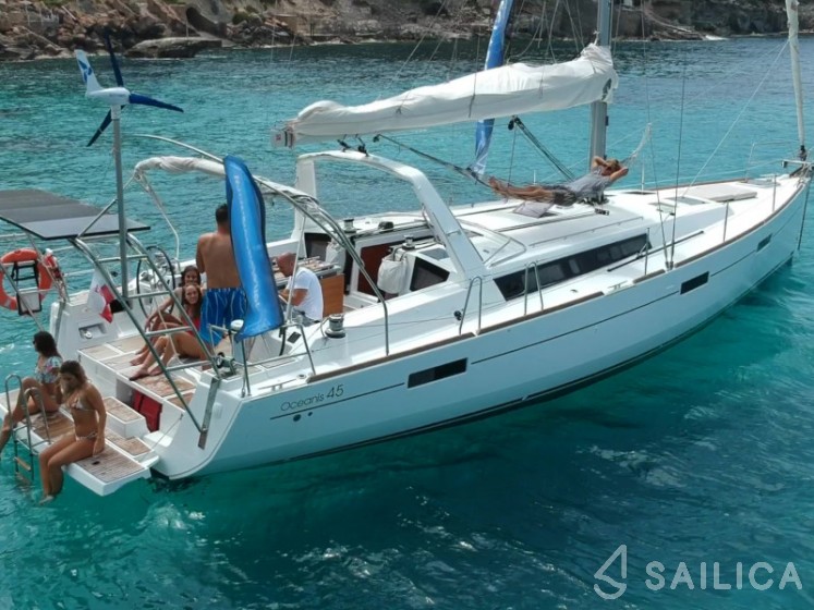 Oceanis 45 - Yacht Charter Sailica