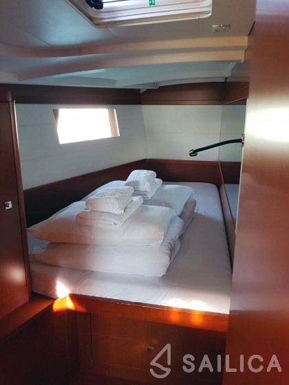 Oceanis 48 - Yacht Charter Sailica