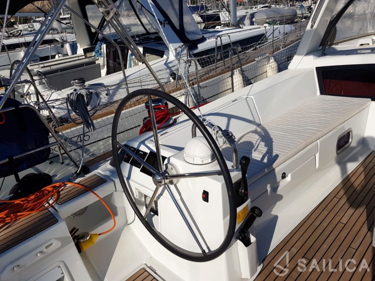 Oceanis 48 - Yacht Charter Sailica
