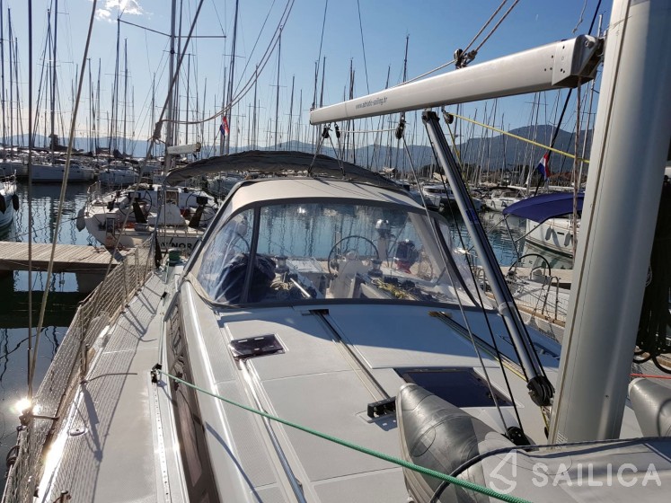 Oceanis 48 - Yacht Charter Sailica