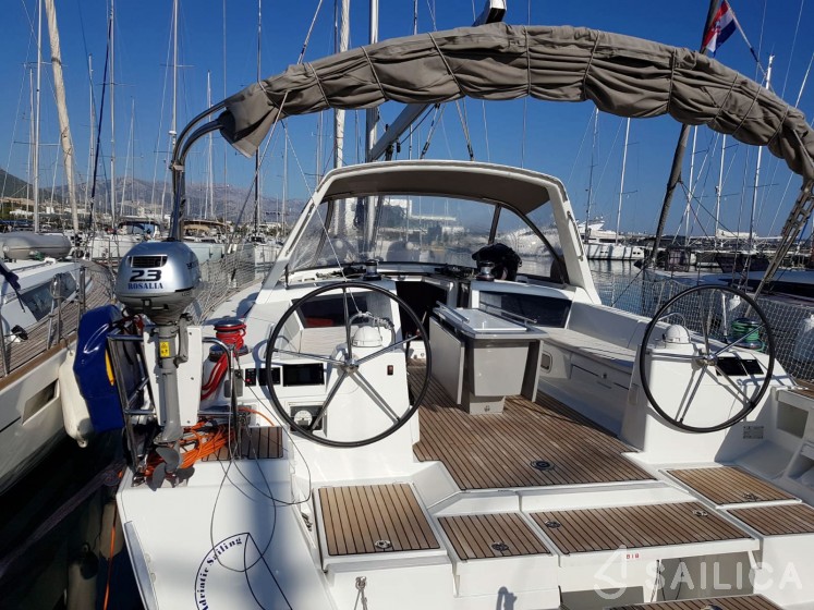 Oceanis 48 - Yacht Charter Sailica