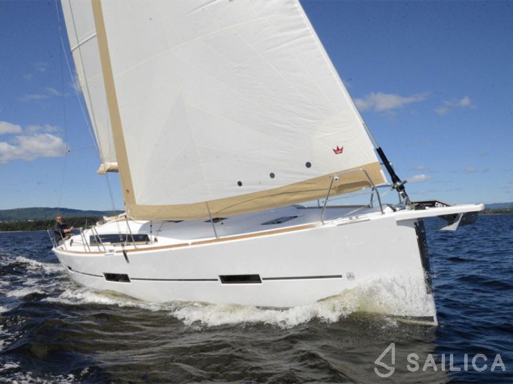 Dufour 412 GL - Yacht Charter Sailica