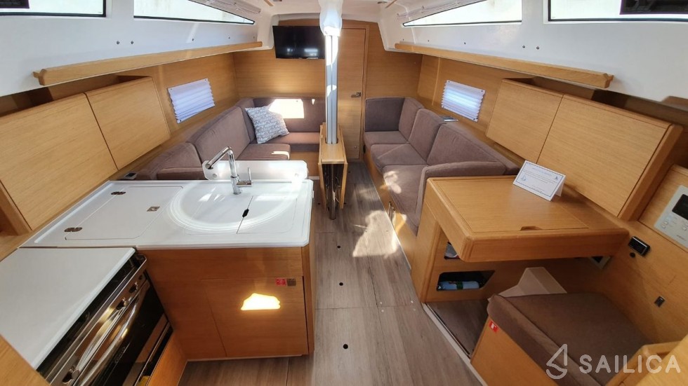Elan E4 - Yacht Charter Sailica