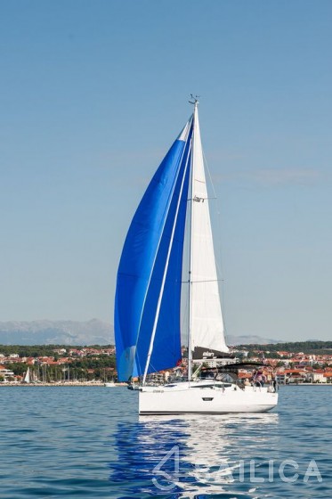 Elan E4 - Yacht Charter Sailica