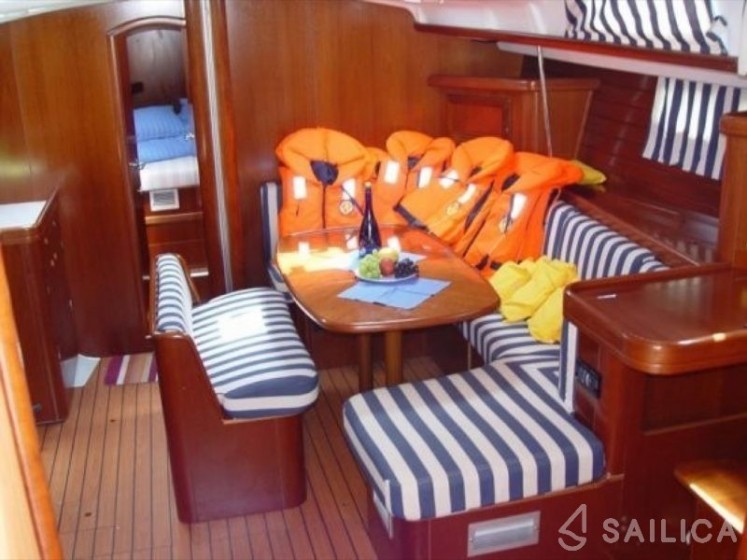 Oceanis 473 - Yacht Charter Sailica