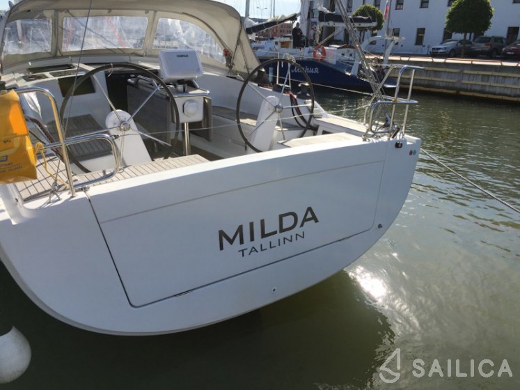 Hanse 385 - Yacht Charter Sailica