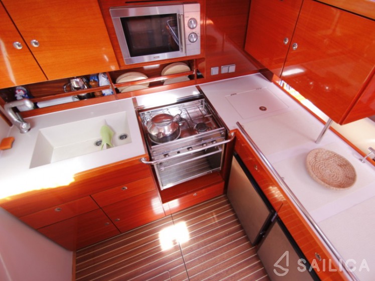 Hanse 531 - Yacht Charter Sailica