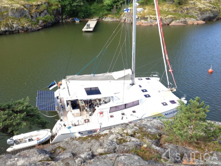 Lagoon 421 - Yacht Charter Sailica