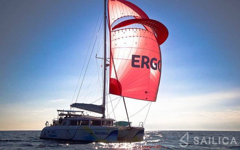 Lagoon 421 - Yacht Charter Sailica