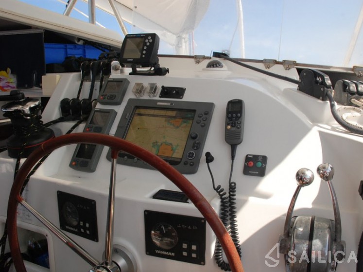 Lagoon 421 - Yacht Charter Sailica