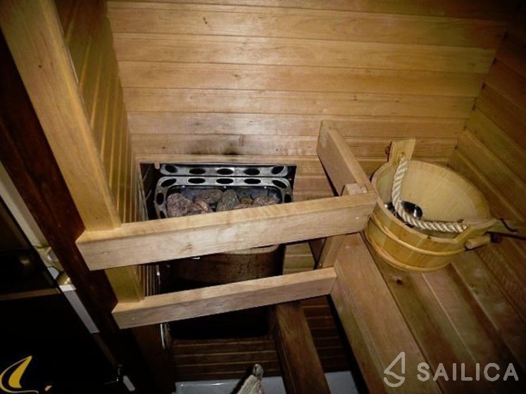 Lagoon 421 - Yacht Charter Sailica