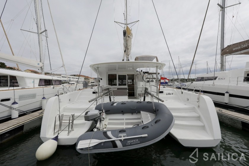 Lagoon 39 - Yacht Charter Sailica