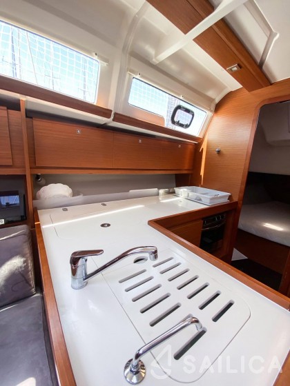 Dufour 382 GL - Yacht Charter Sailica