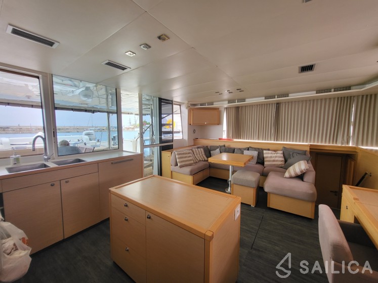 Lagoon 560 S2 - Yacht Charter Sailica