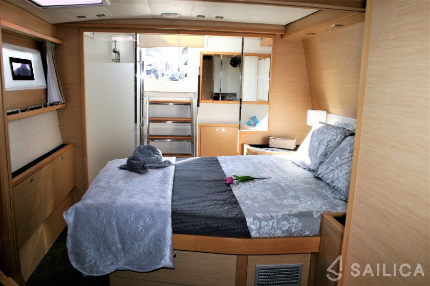 Lagoon 560 S2 - Yacht Charter Sailica